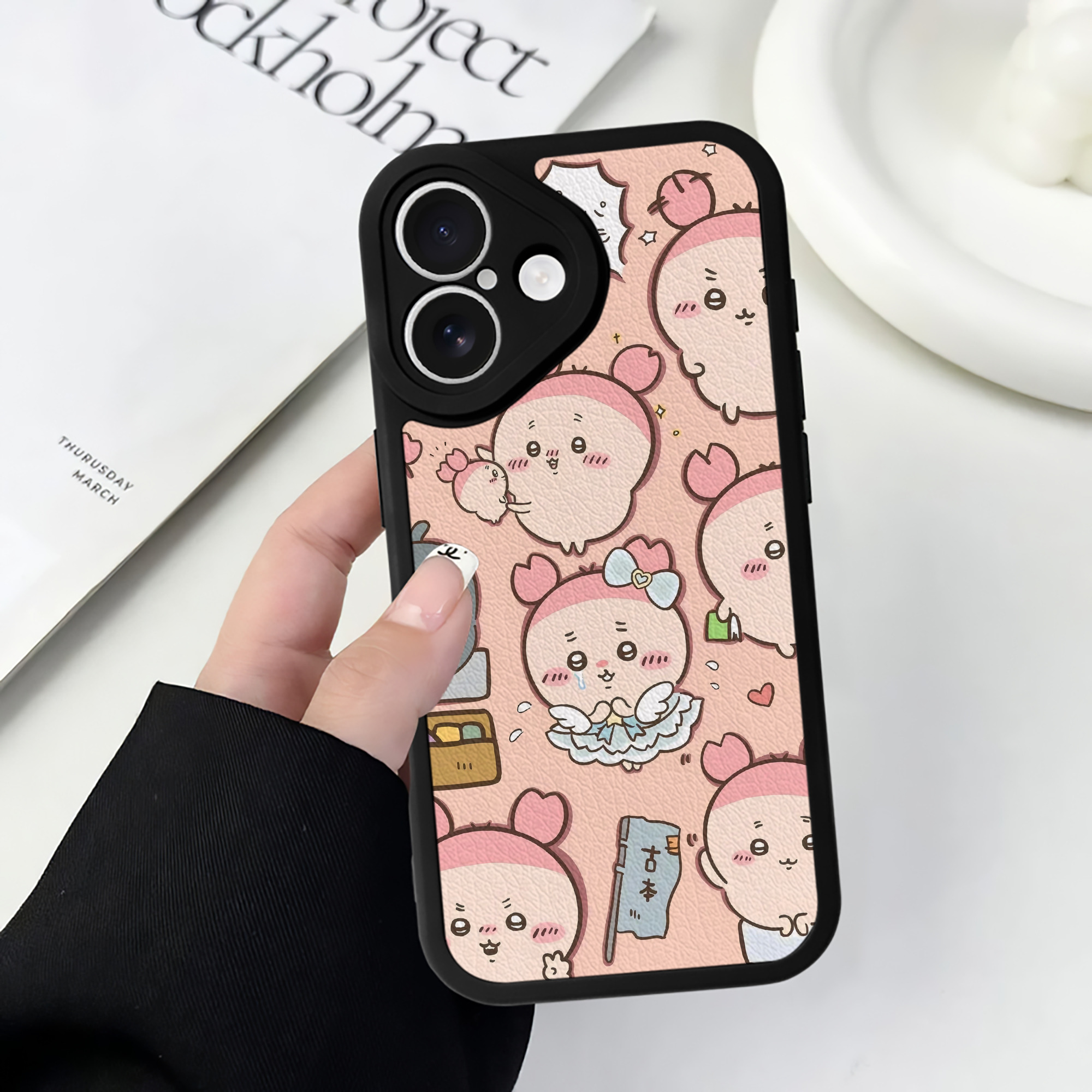 （画像用） ちいかわ Chii-kawa 【iPhone 16シリーズ対応】シリコンスマホケース（レザー調） 材質：シリコン